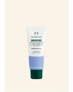 Skin Defence Multi-Protection Light Essence SPF 50 PA +++